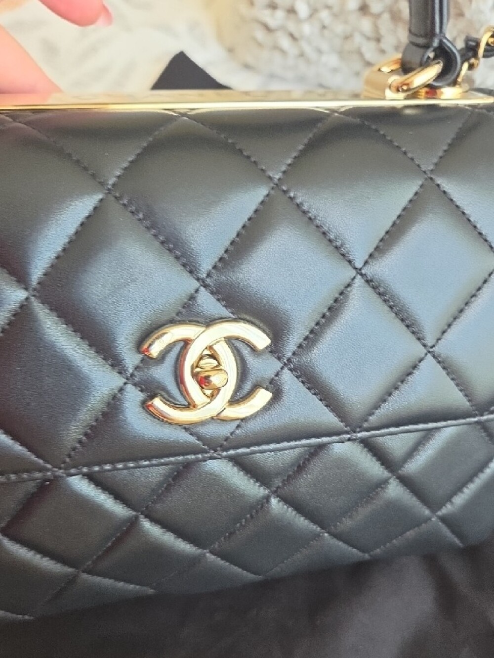 CHANEL Black Lambskin Trendy CC - Picture 8 of 17
